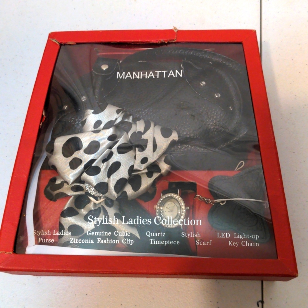 Manhattan vintage purse gift set with watch scarf keychain